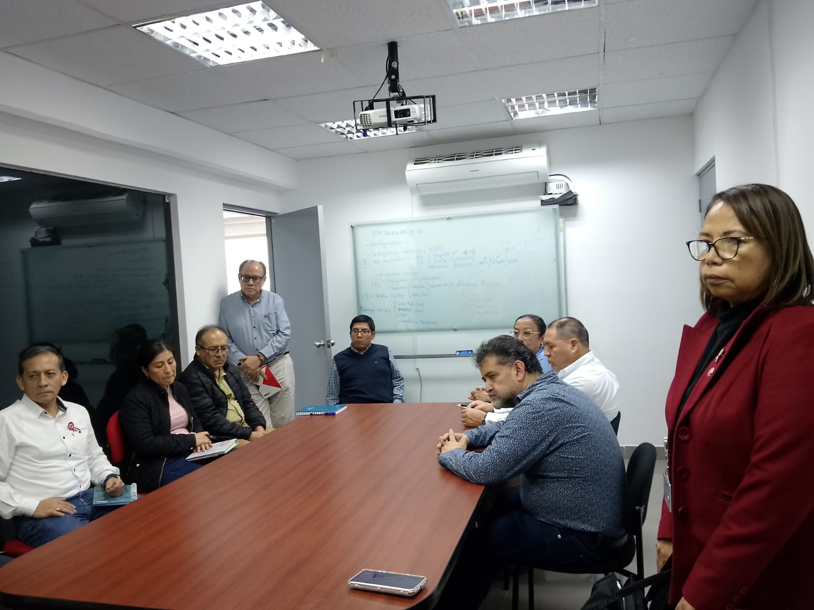 SEGUIMOS RECORRIENDO OFICINAS DEL MININTER