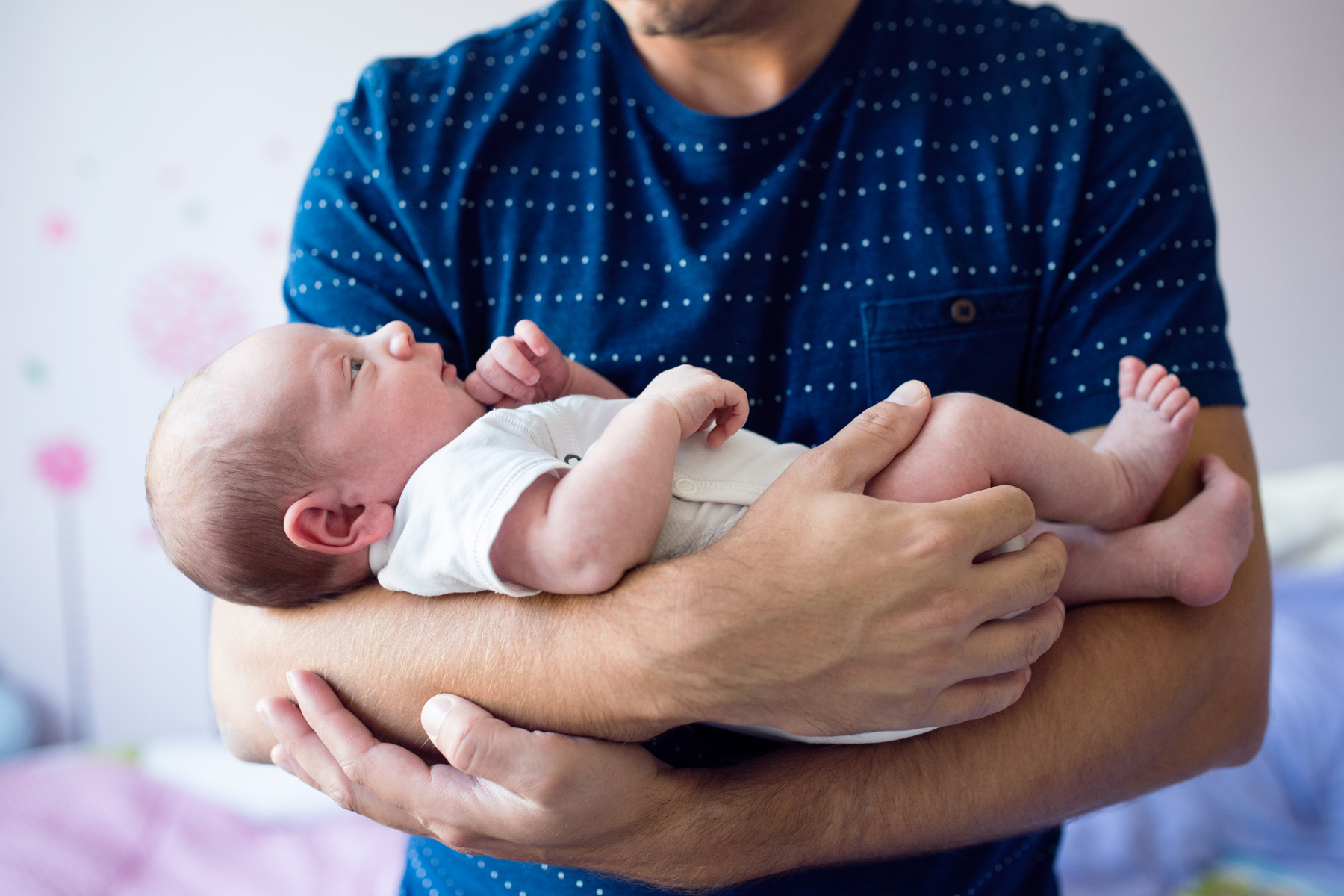 LICENCIA POR PATERNIDAD PUEDE AMPLIARSE HASTA 30 DÍAS